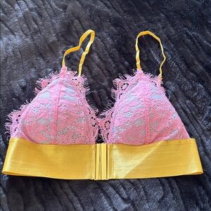 New Dora Larsen lace bra size XS